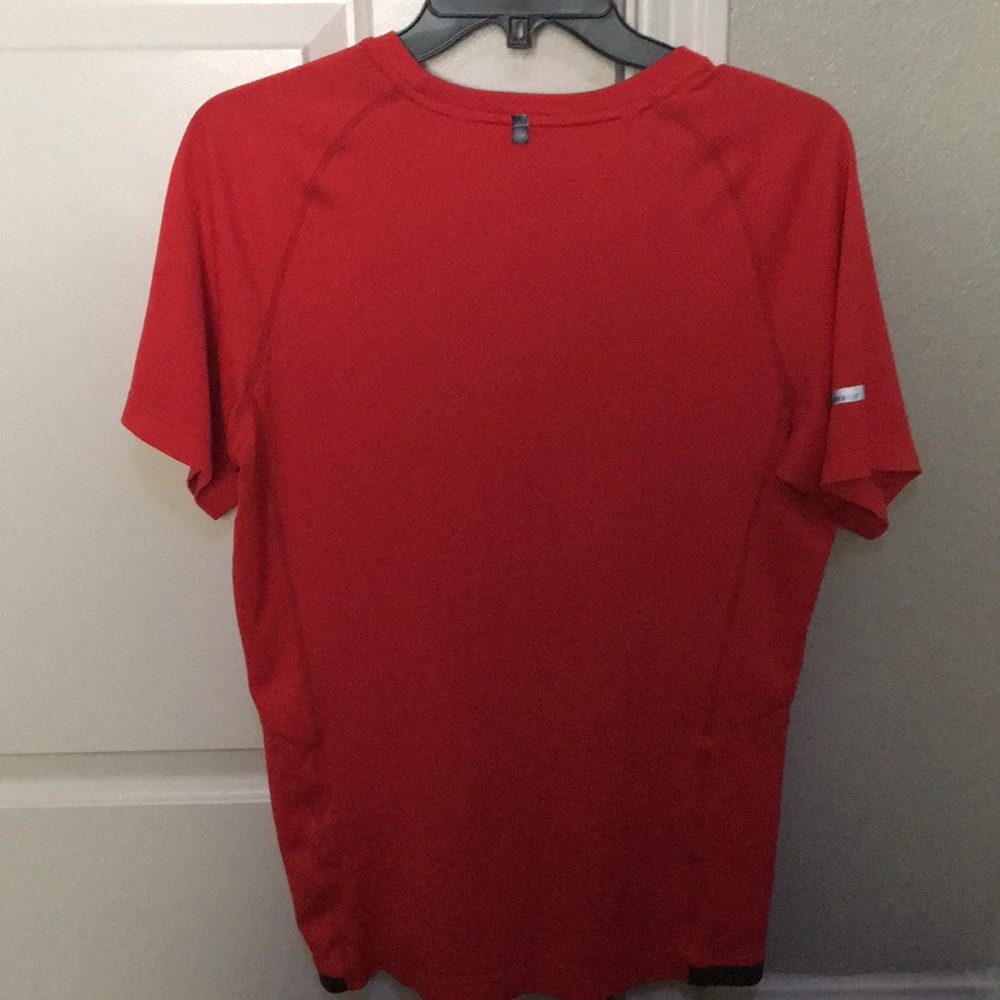 Nike shirt - Picture 2 of 3